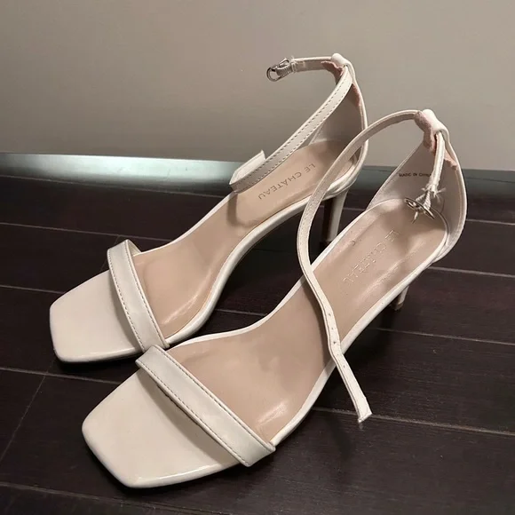 SOLD Le Chateau heels - Black - Picture 3 of 3